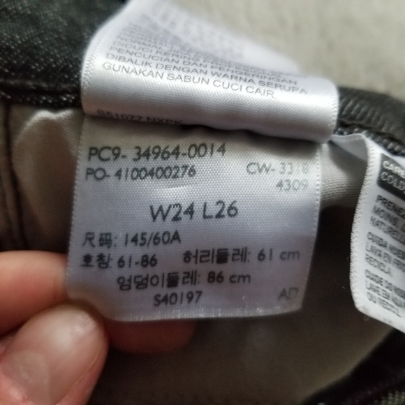 LEVI'S Wedgie Straight Fit Jean Size 24 - Picture 7 of 13